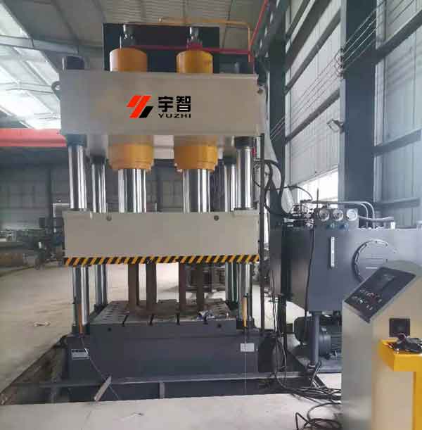 500噸農(nóng)機配件拉伸液壓機安裝現(xiàn)場圖